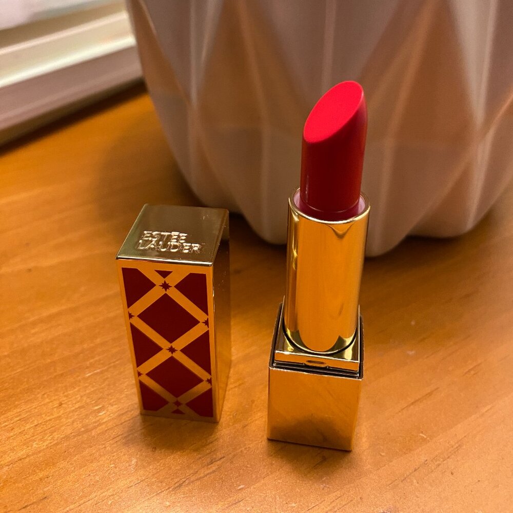 Estee Lauder Pure Color Envy Red Lipstick in Excite ❤️ Taylor Swift Look